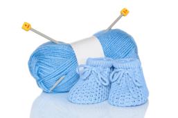 baby-boy-knitted-booties-blue-wool-knitting-needles-isolated-white-background-31321293[1]